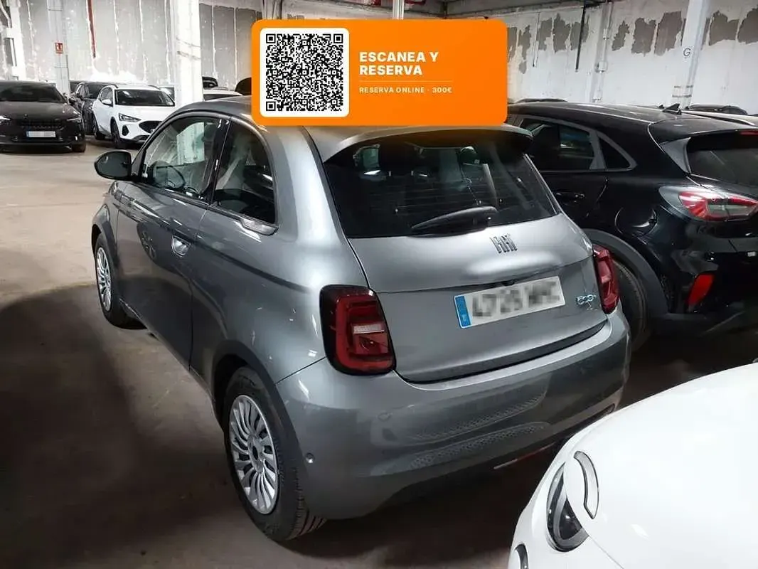 Usado Fiat 500e Icon 86 kW (118 CV) 2023 Gris Utilitario
