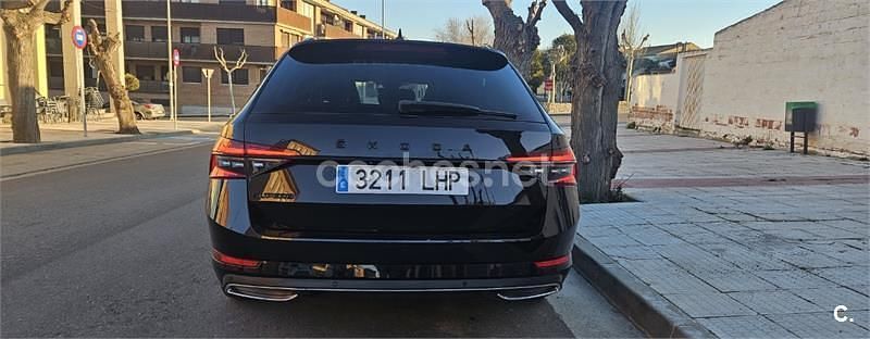 Usado Skoda Superb SportLine 190 CV (139 kW) 2020 Negro Familiar