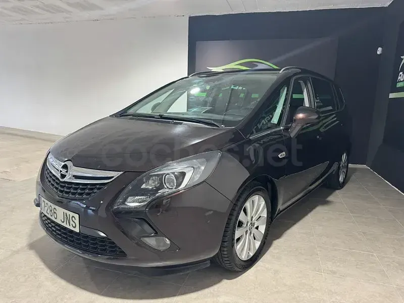Usado Opel Zafira Tourer Excellence 136 HP (100 kW) 2016 Castanho Monovolume