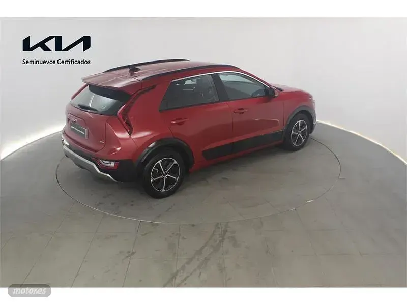 Usado Kia Niro 141 CV (103 kW) 2022 Rojo SUV