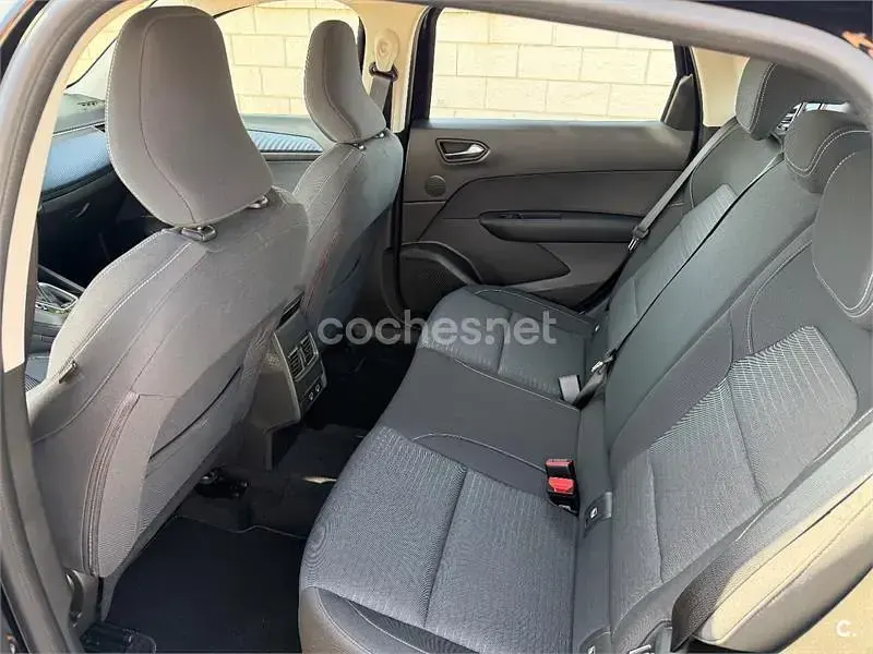 Usado Renault Arkana Evolution 145 CV (106 kW) 2024 Negro SUV