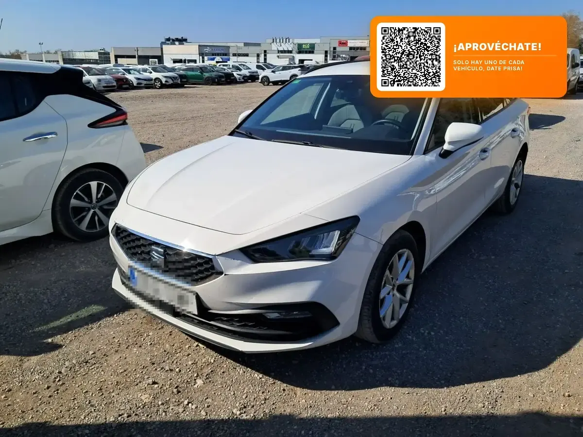 Usado Seat Leon Style 150 CV (110 kW) 2022 Blanco Familiar