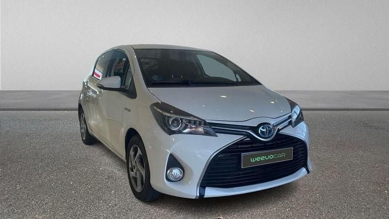 Usado Toyota Yaris Active 100 CV (73 kW) 2016 Blanco
