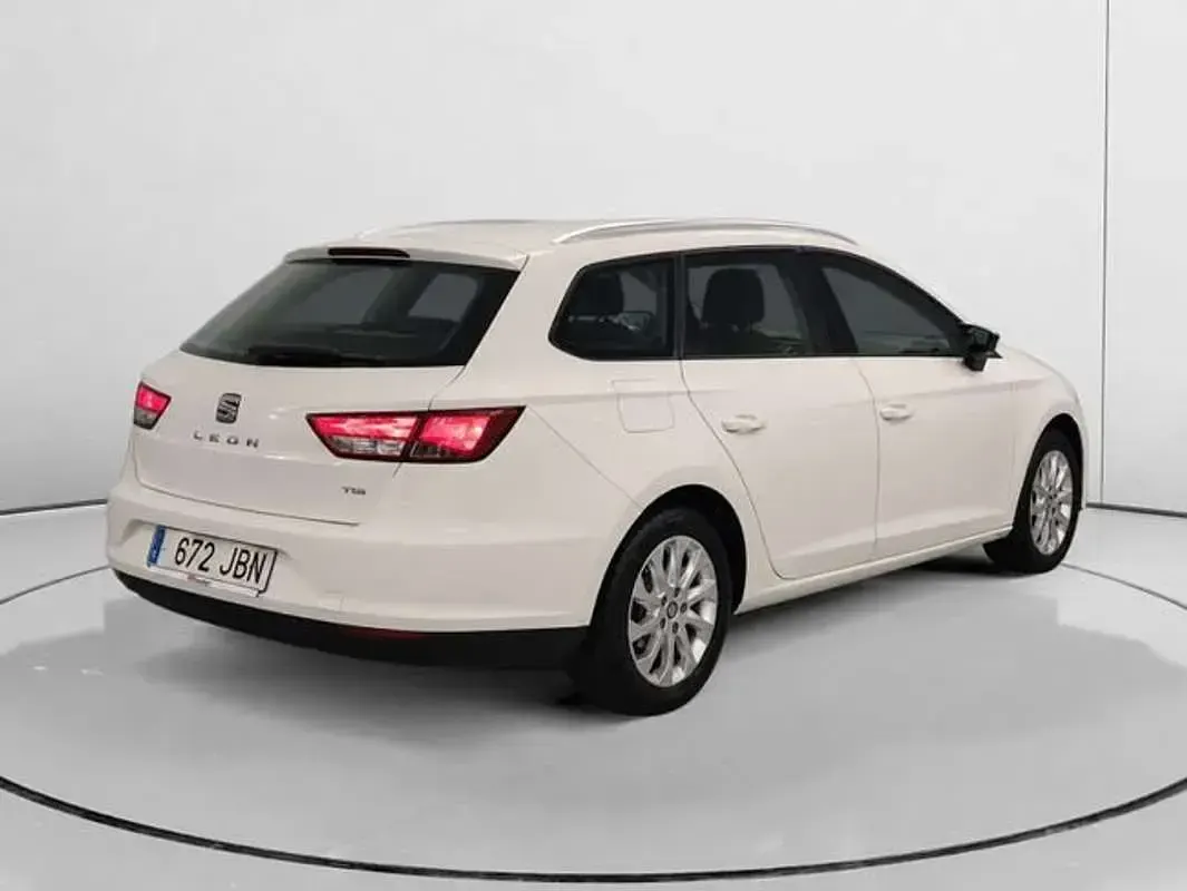 Usado Seat Leon Style 105 CV (77 kW) 2014 Blanco Utilitario