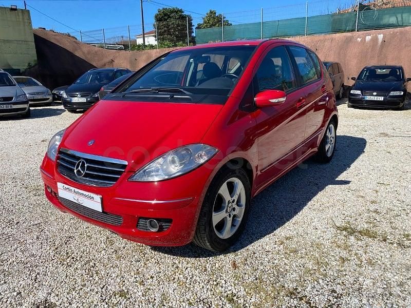 Usado Mercedes A160 Avantgarde 82 CV (60 kW) 2005 Rojo Monovolumen
