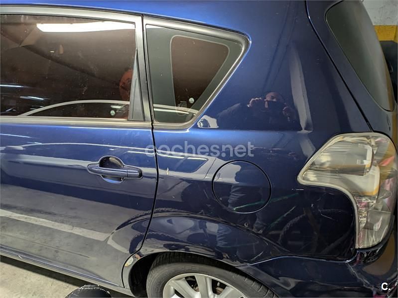 Usado Toyota Corolla Verso Sol 116 CV (85 kW) 2005 Azul Monovolumen