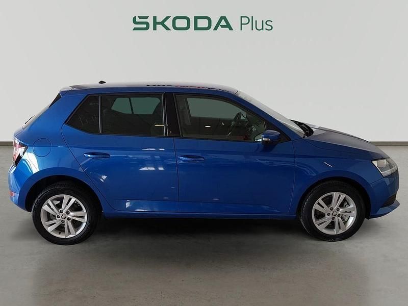 Usado Skoda Fabia Ambition 95 CV (69 kW) 2019 Azul