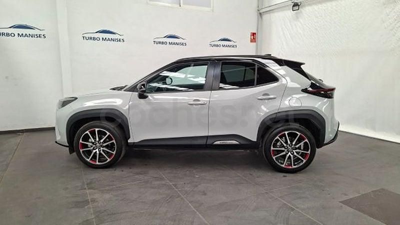 Usado Toyota Yaris Hybrid Sport 116 CV (85 kW) 2024 Gris / plata Berlina