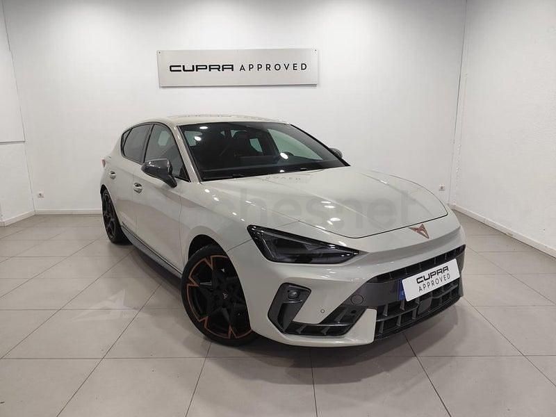 Usado Cupra Leon 150 CV (110 kW) 2024 Gris / plata Berlina
