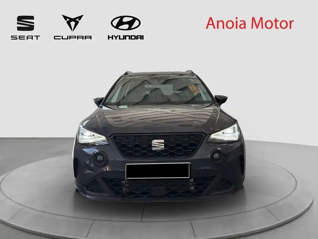 Usado Seat Arona Style 116 CV (85 kW) 2025 Gris SUV