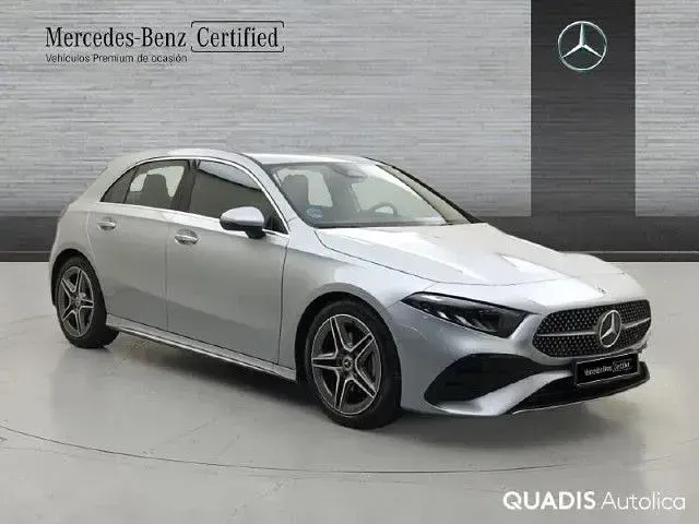Usado Mercedes A180 136 CV (100 kW) 2026 Plata hightech