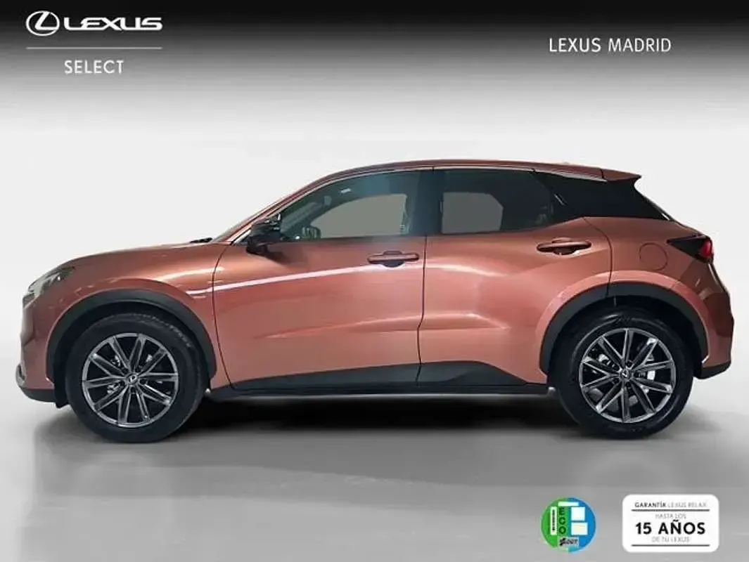 Usado Lexus LBX 136 CV (100 kW) 2025 Marrón SUV