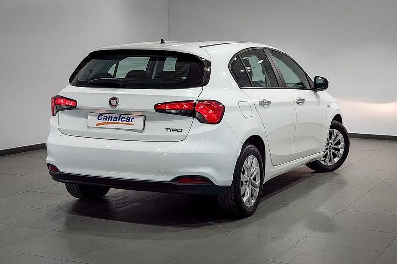 Usado Fiat Tipo Easy 95 CV (69 kW) 2017 Blanco Berlina