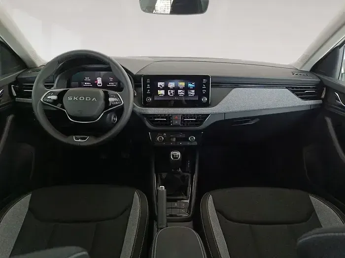 Nuevo Skoda Scala Selection 115 CV (84 kW) 2025 Blanco Utilitario