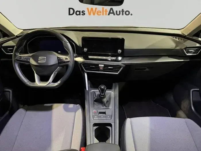 Usado Seat Leon Style 110 CV (80 kW) 2024 Gris