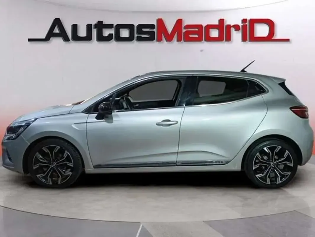 Usado Renault Clio V Techno 101 CV (74 kW) 2023 Gris Utilitario