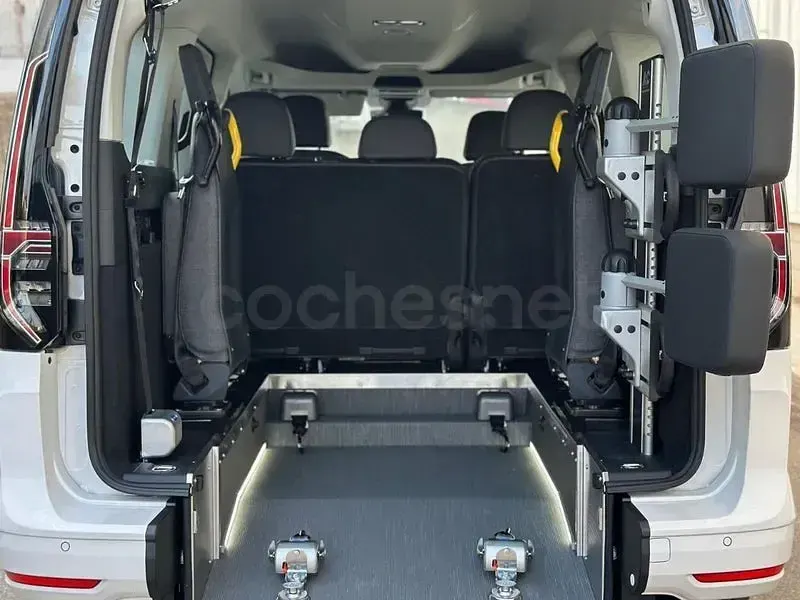 Usado VW Caddy 150 CV (110 kW) 2025 Blanco Monovolumen