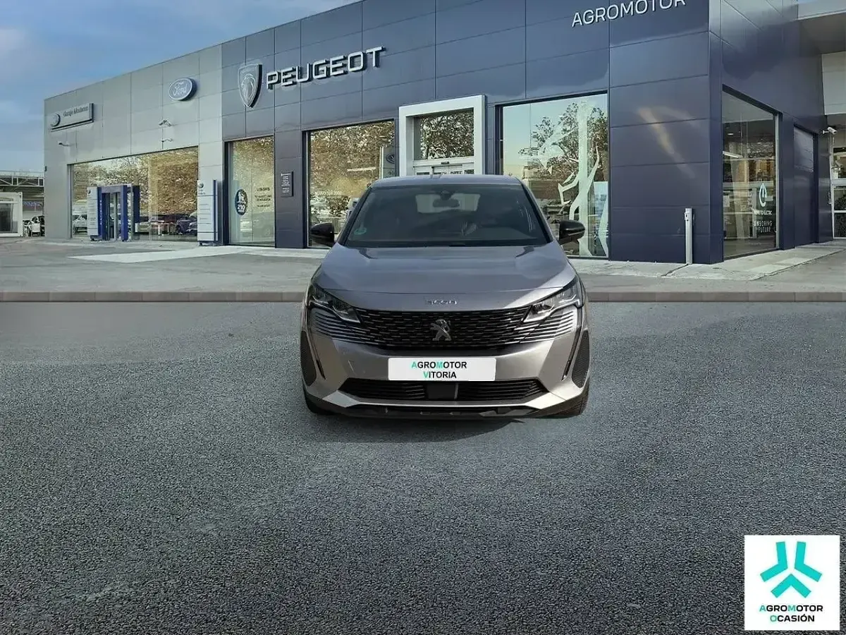 Usado Peugeot 3008 Active 130 CV (95 kW) 2021 Gris SUV