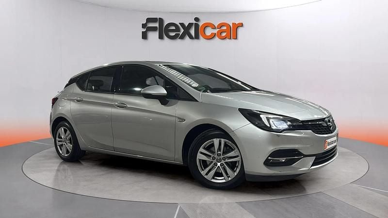 Usado Opel Astra 110 CV (80 kW) 2020 Gris Berlina
