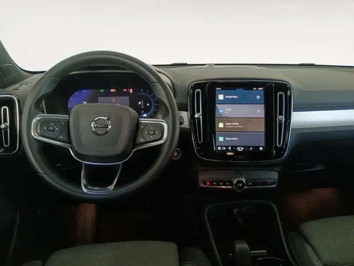 Usado Volvo XC40 Plus 211 CV (155 kW) 2023 Negro SUV