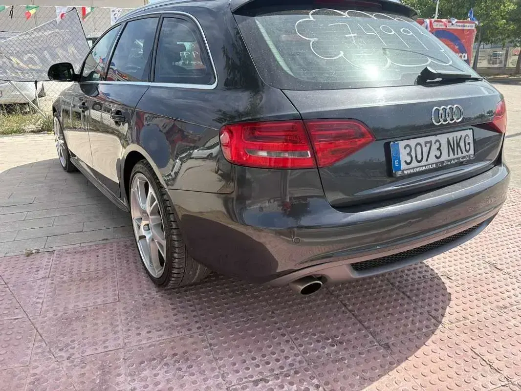 Usado Audi A4 241 CV (177 kW) 2008 Gris Familiar