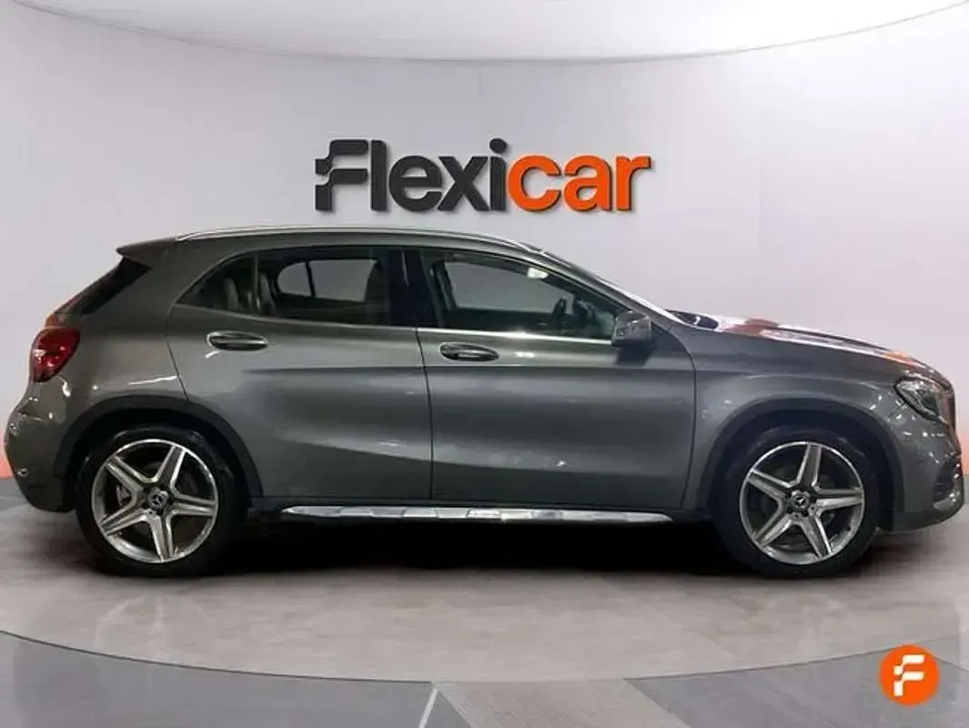 Usado Mercedes GLA200 156 CV (114 kW) 2018 Gris SUV