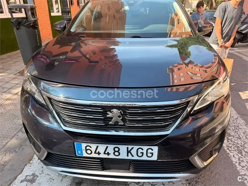Usado Peugeot 5008 Allure 120 CV (88 kW) 2017 Azul SUV