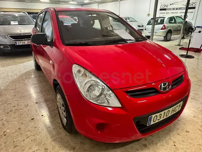 Usado Hyundai i20 Classic 78 CV (57 kW) 2011 Rojo Utilitario
