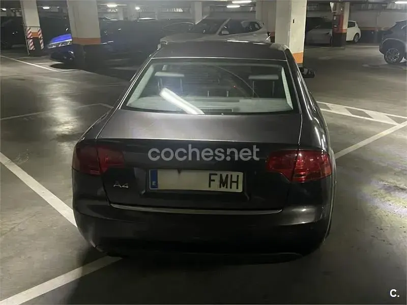 Usado Audi A4 140 CV (102 kW) 2007 Gris / plata Berlina