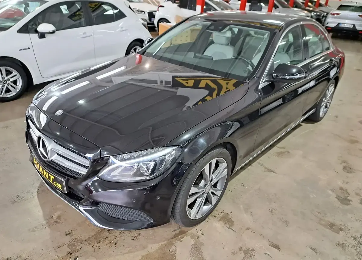 Usado Mercedes C200 136 CV (100 kW) 2017 Negro Berlina