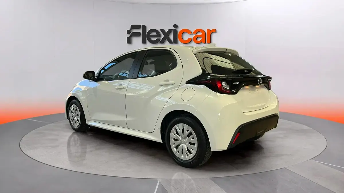 Usado Toyota Yaris Edition 125 CV (91 kW) 2023 Blanco Utilitario