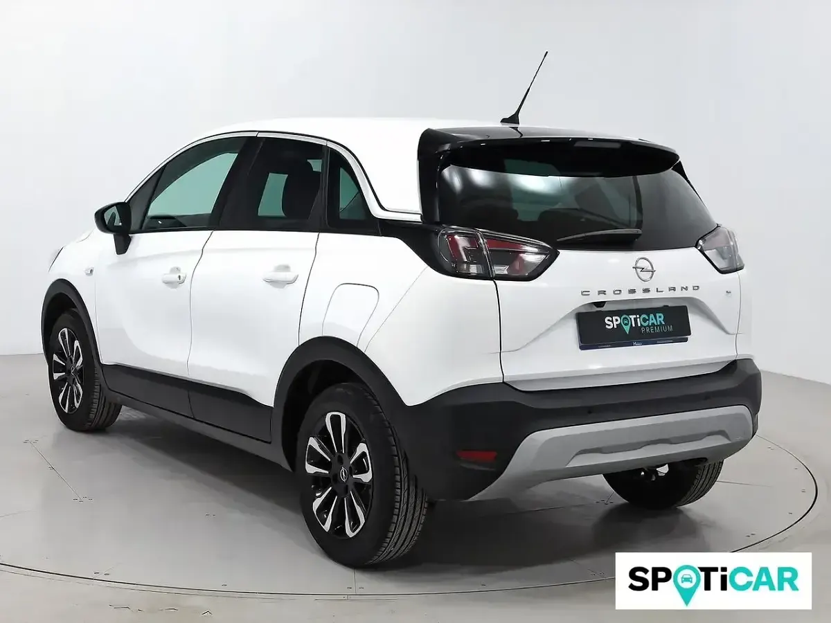 Usado Opel Crossland Elegance 110 CV (80 kW) 2024 Blanco SUV