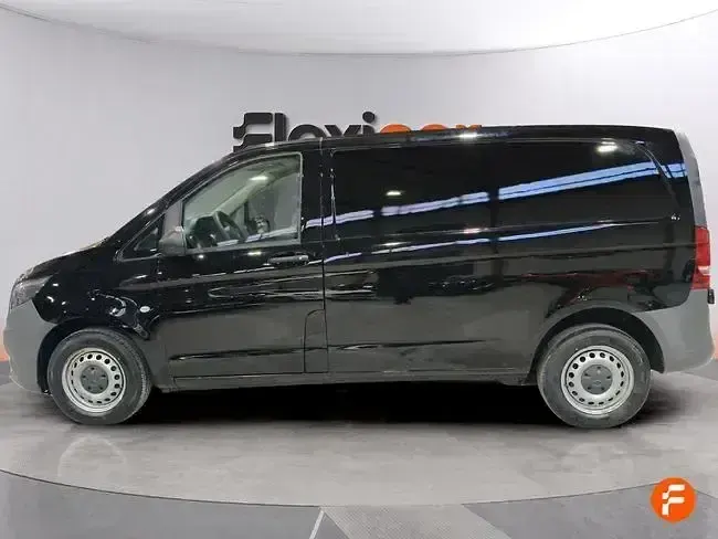 Usado Mercedes Vito 102 CV (75 kW) 2023 Negro Van