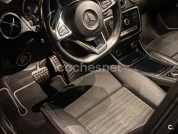 Usado Mercedes CLA200 AMG line 136 CV (100 kW) 2016 Gris / plata Coupe