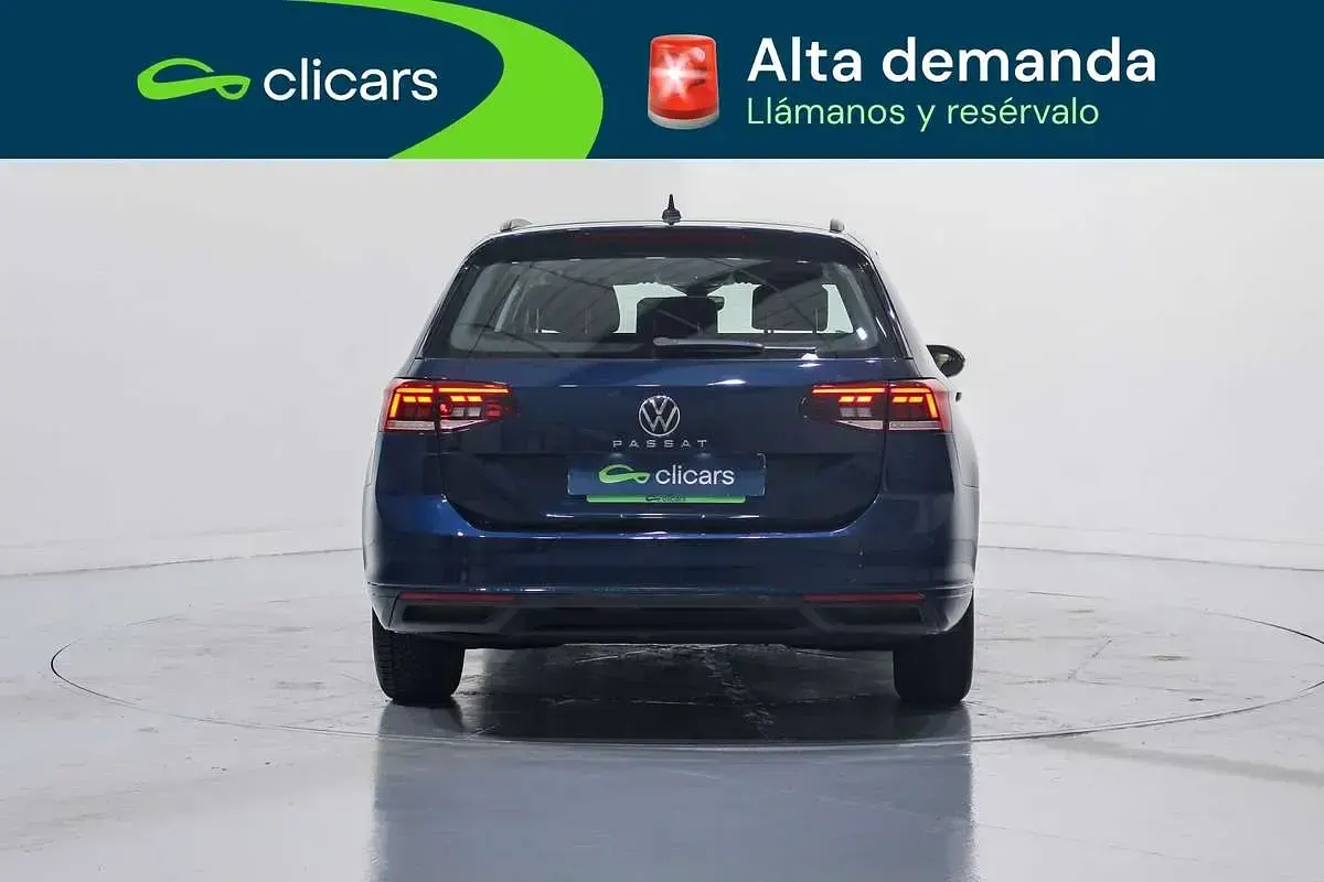 Usado VW Passat Business 122 CV (89 kW) 2022 Azul Familiar