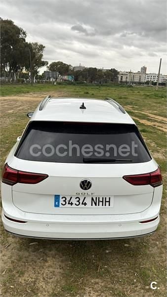 Usado VW Golf VIII 115 CV (84 kW) 2022 Blanco Familiar