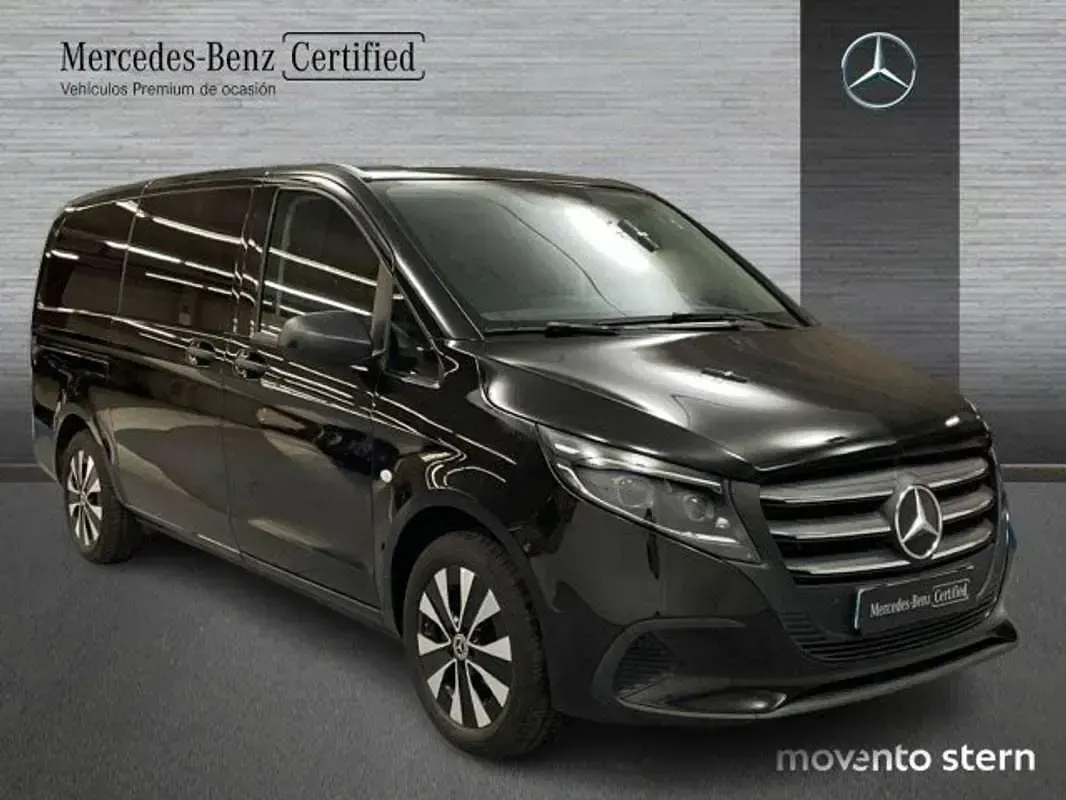 Usado Mercedes Vito 136 CV (100 kW) 2025 Negro Van