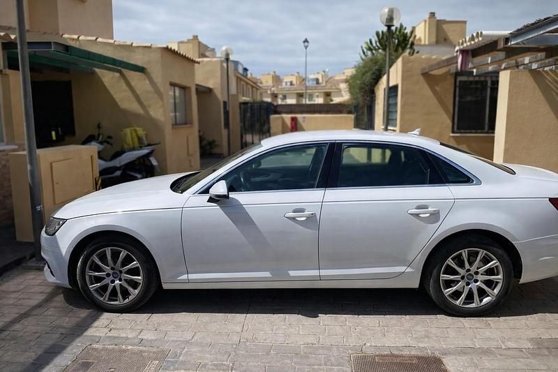 Usado Audi A4 Advanced 150 CV (110 kW) 2017 Blanco Berlina