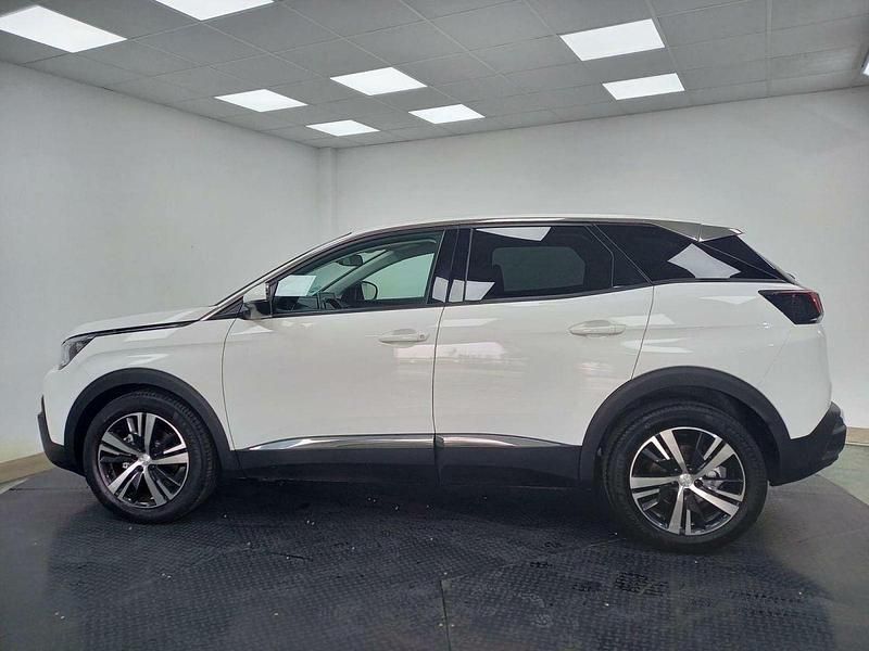Usado Peugeot 3008 Allure 131 CV (96 kW) 2020 Blanco SUV