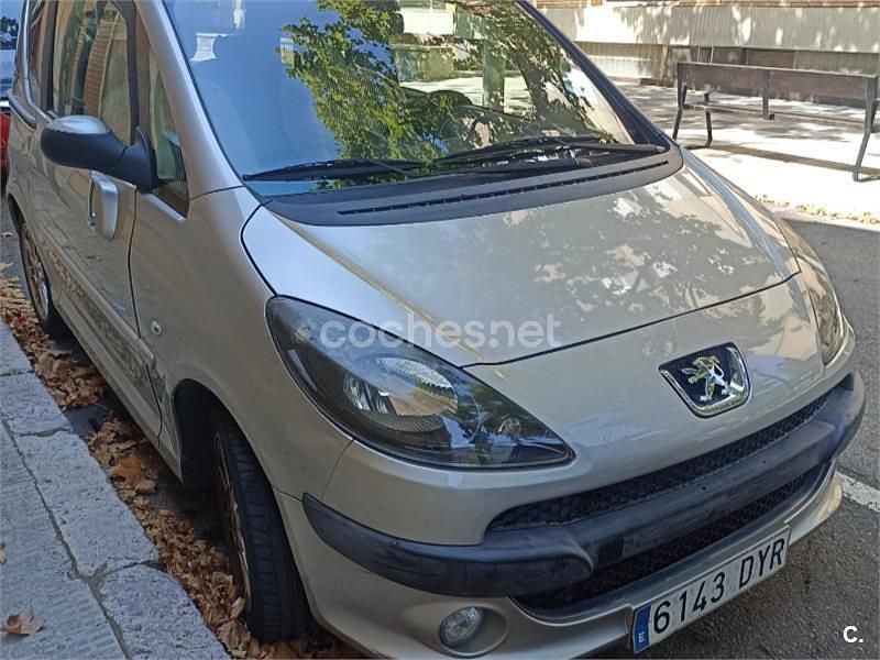 Gris / plata Usado 2006 Peugeot 1007 Utilitario | 3000 € (Buen precio) - Imagen 1/4