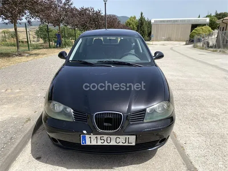 Usado Seat Ibiza 100 CV (73 kW) 2003 Negro Utilitario