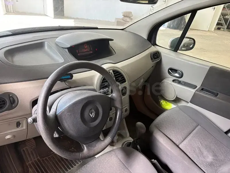 Usado Renault Modus Dynamique 80 CV (58 kW) 2005 Marrón Monovolumen