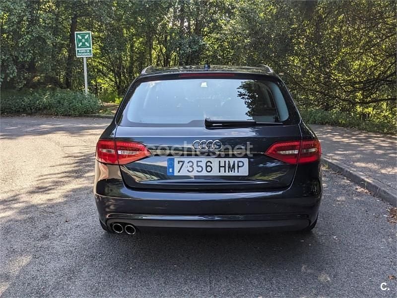 Usado Audi A4 Advanced 143 CV (105 kW) 2012 Azul Familiar