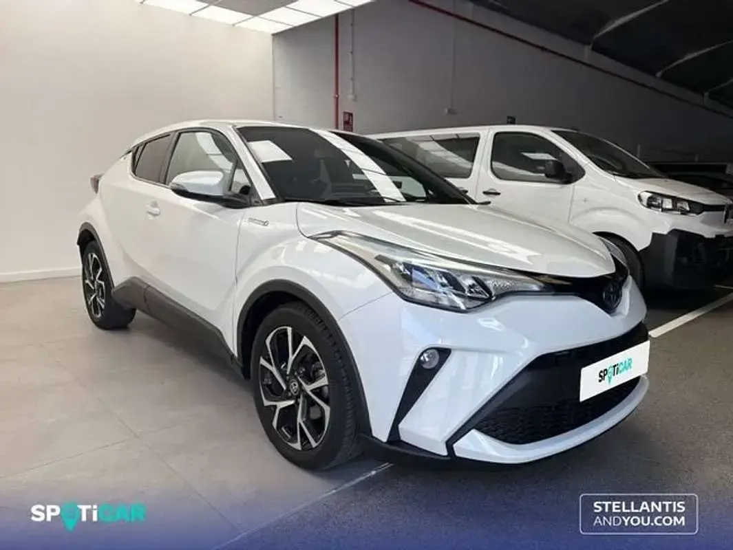 Usado Toyota C-HR Advance 122 CV (89 kW) 2021 Gris SUV