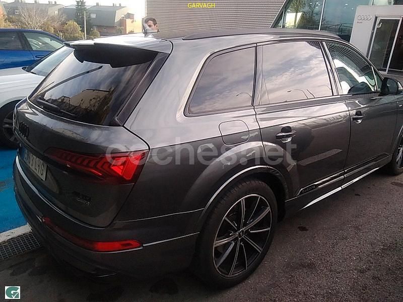 Usado Audi Q7 Ambiente 286 CV (210 kW) 2022 Gris / plata SUV