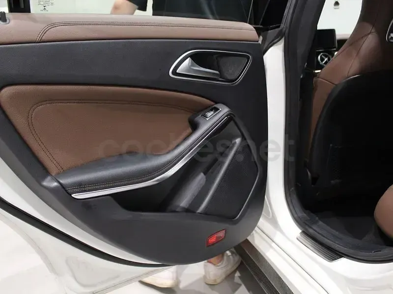 Usado Mercedes CLA45 AMG AMG 360 CV (264 kW) 2013 Blanco Coupe