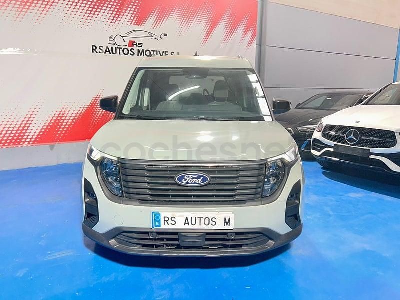 Usado Ford Tourneo Courier Active 125 CV (91 kW) 2024 Gris / plata Monovolumen