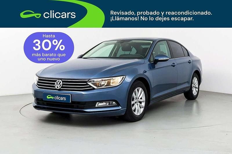 Usado VW Passat Edition 120 CV (88 kW) 2018 Azul Berlina