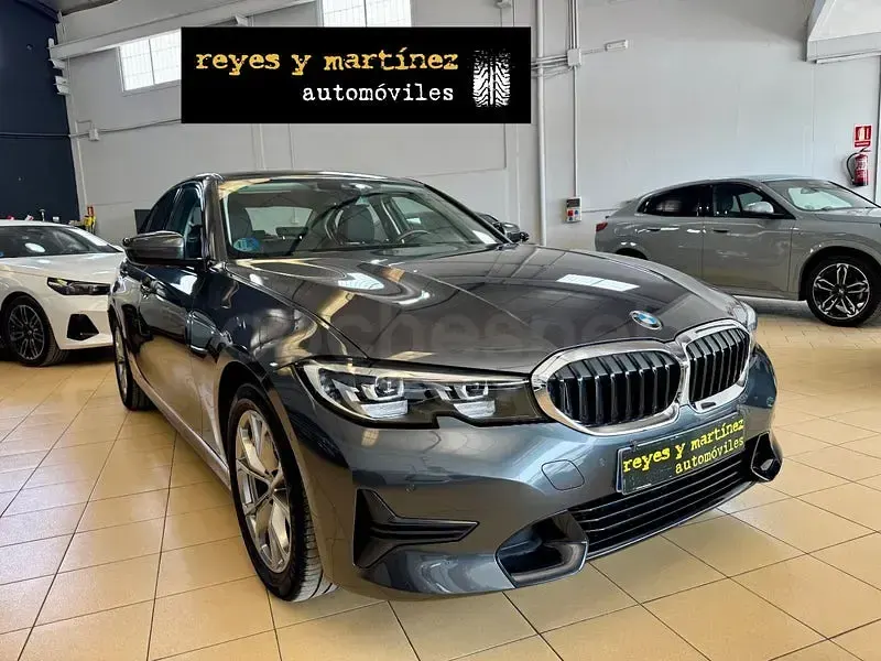 Usado BMW 318 Shadowline 150 CV (110 kW) 2022 Gris / plata Berlina