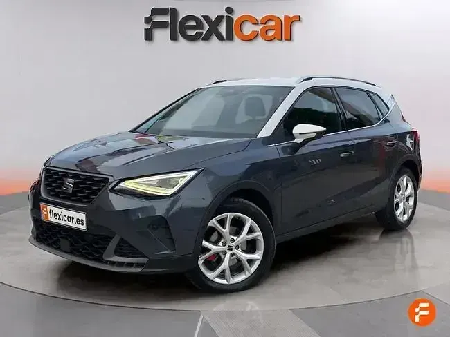 Używany Seat Arona FR 150 KM (110 kW) 2023 Niebieski SUV